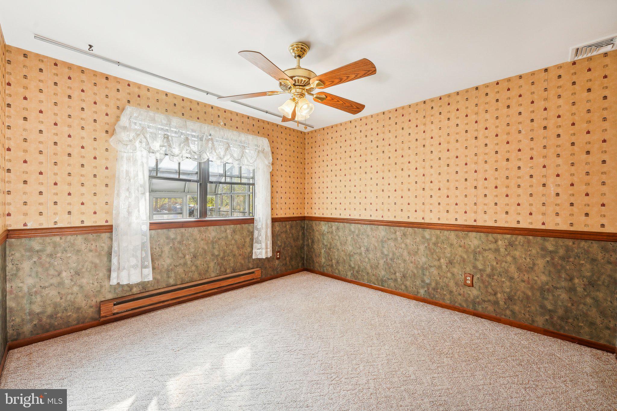 130 Forrest Road Telford, PA 18969 - Photo 14 of 42 Dining room