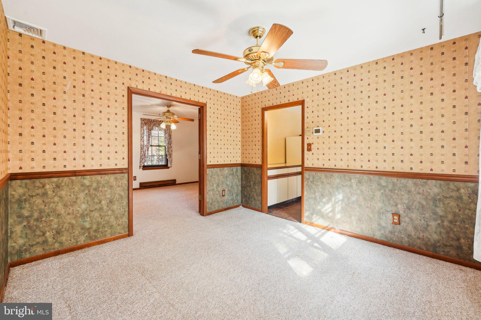 130 Forrest Road Telford, PA 18969 - Photo 15 of 42 Dining area