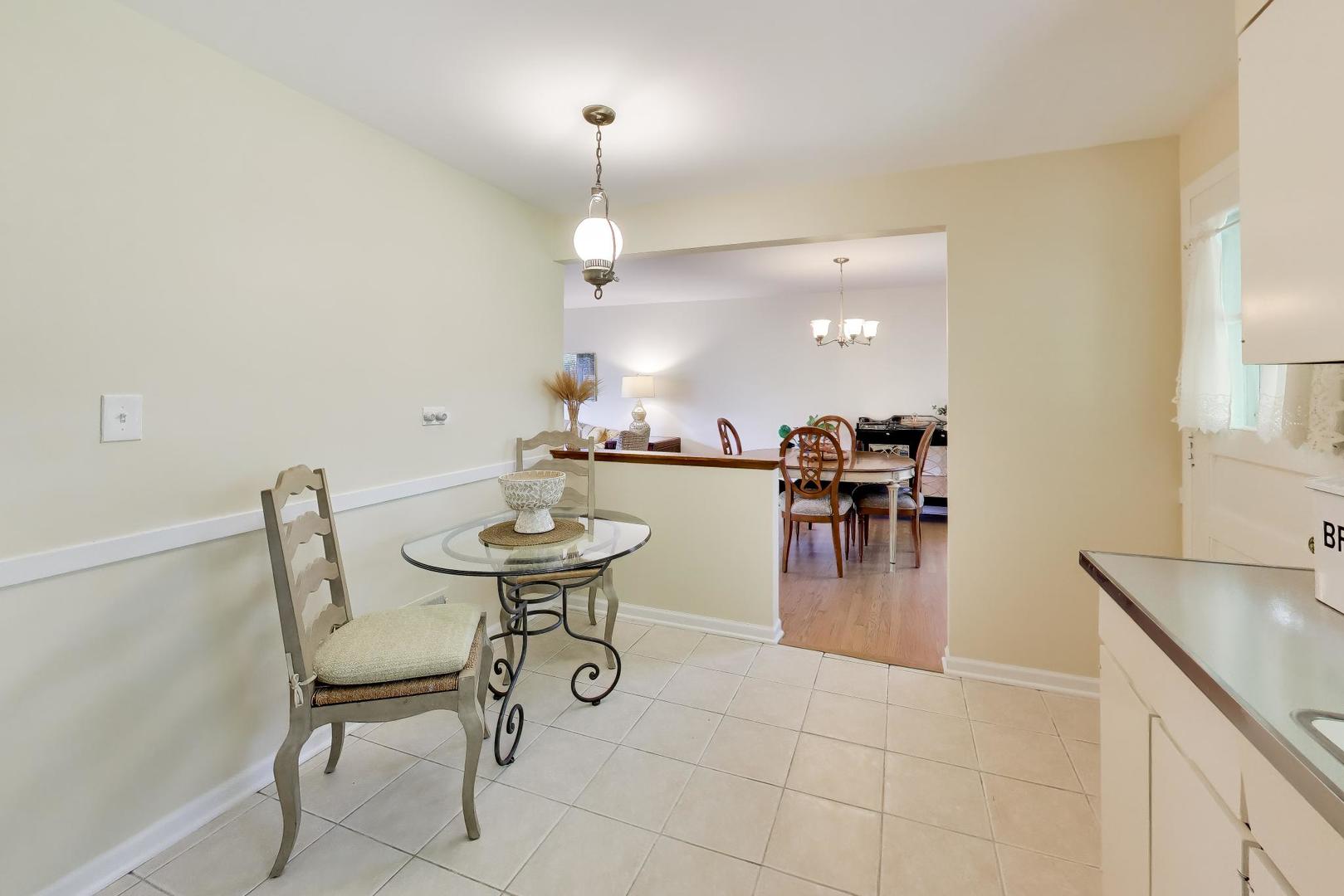 1115 Pfingsten Road Glenview, IL 60025 - Photo 8 of 23 Gallery Image 8