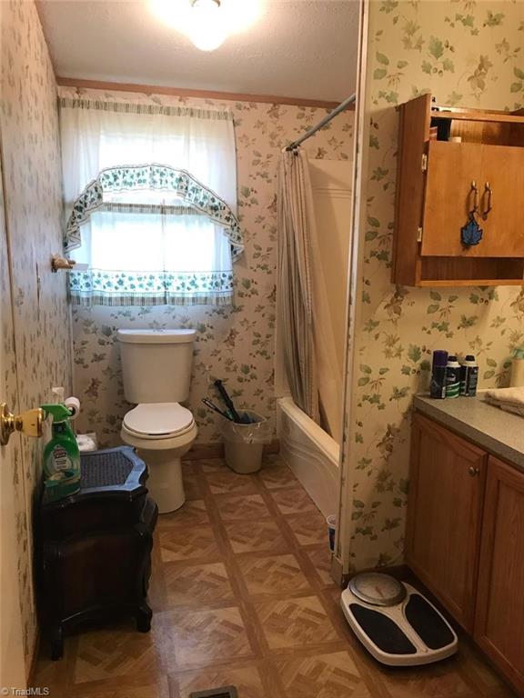524 Chase Road Thomasville, NC 27360 - Photo 16 of 29 Gallery Image 16