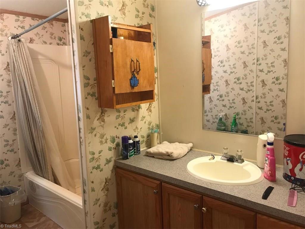 524 Chase Road Thomasville, NC 27360 - Photo 17 of 29 Gallery Image 17