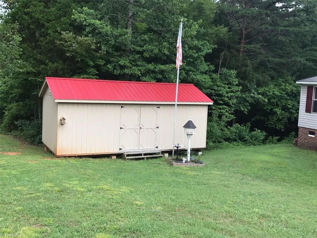 524 Chase Road Thomasville, NC 27360 - Photo 3 of 29 Gallery Image 3