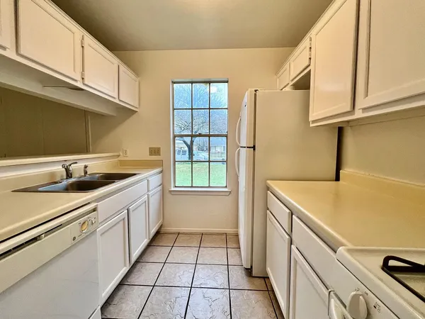 $1,550 | 12300 Patron Drive, Unit A, Austin, TX 78758