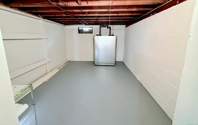 a view of utility room