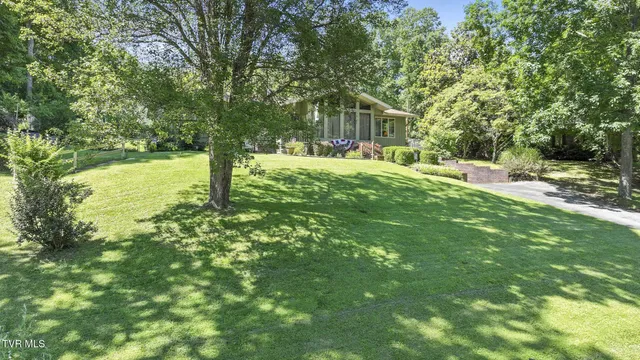 $333,000 | 1511 Mountain View Avenue East, Big Stone Gap, VA 24219