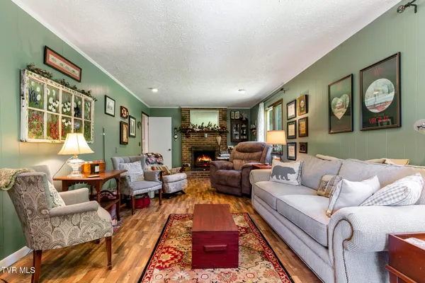 $333,000 | 1511 Mountain View Avenue East, Big Stone Gap, VA 24219