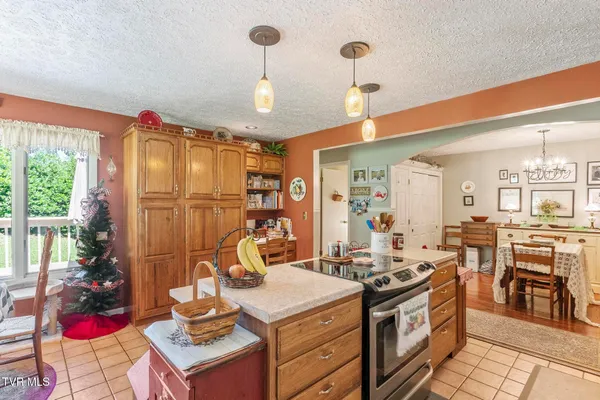 $333,000 | 1511 Mountain View Avenue East, Big Stone Gap, VA 24219