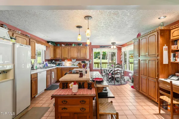 $333,000 | 1511 Mountain View Avenue East, Big Stone Gap, VA 24219