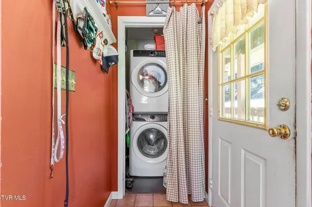 $333,000 | 1511 Mountain View Avenue East, Big Stone Gap, VA 24219