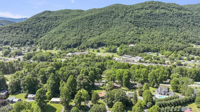 $333,000 | 1511 Mountain View Avenue East, Big Stone Gap, VA 24219