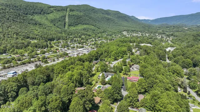 $333,000 | 1511 Mountain View Avenue East, Big Stone Gap, VA 24219