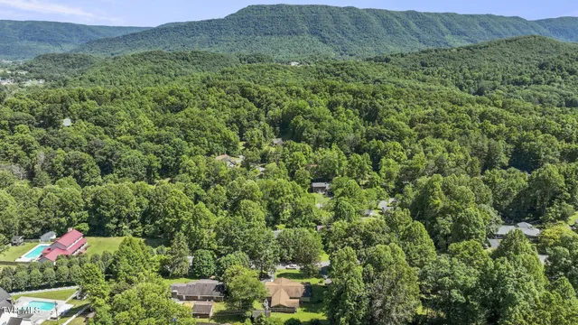 $333,000 | 1511 Mountain View Avenue East, Big Stone Gap, VA 24219