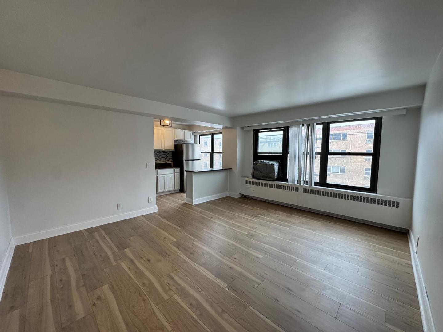 6118 North Sheridan Road, Unit 410 Chicago, IL 60660 - Photo 3 of 9