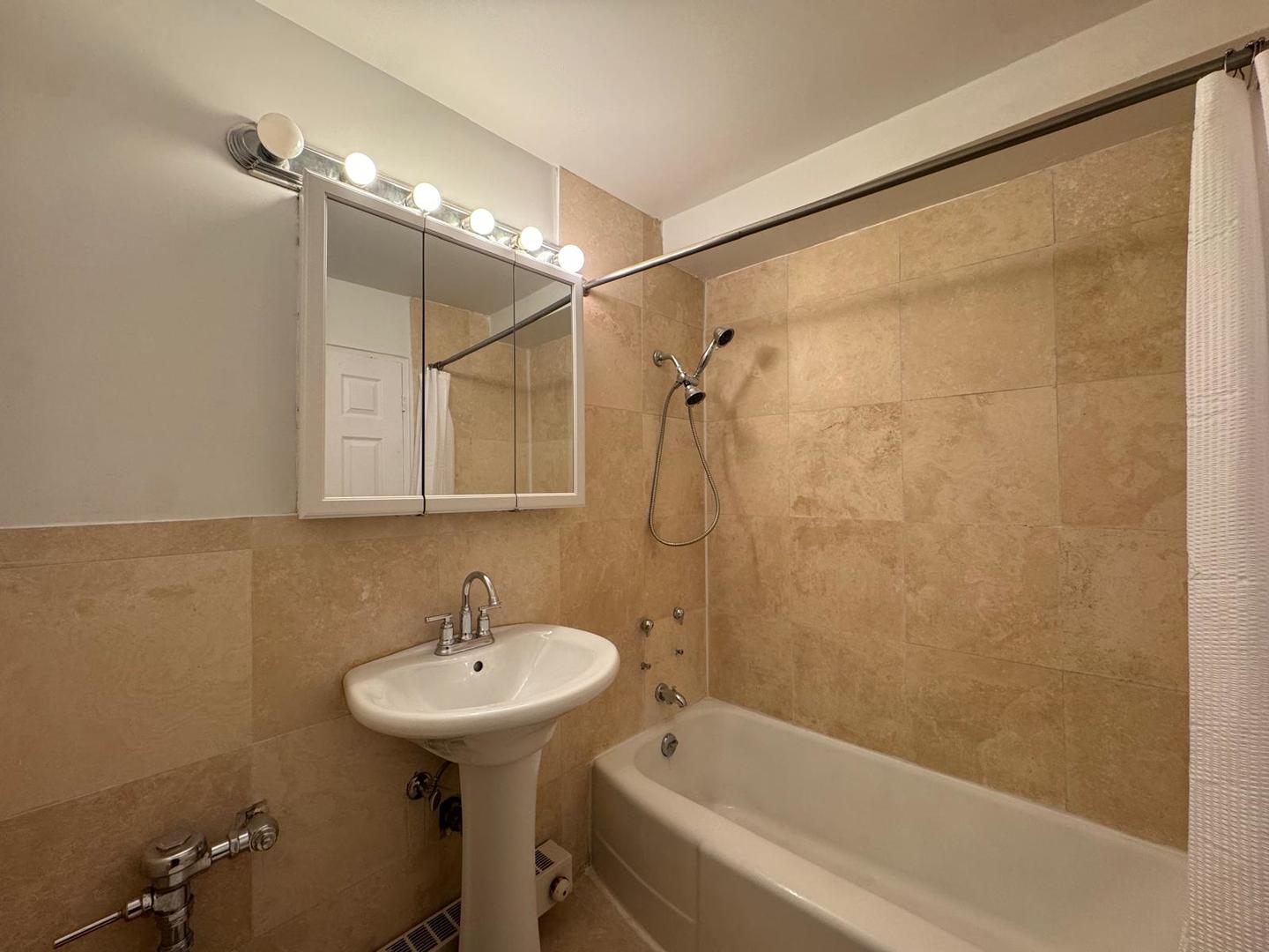 6118 North Sheridan Road, Unit 410 Chicago, IL 60660 - Photo 6 of 9