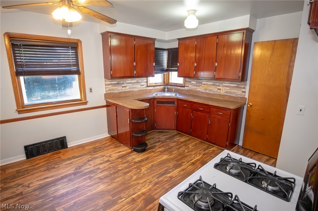 13708 Rockside Road Garfield Heights, OH 44125 - Photo 4 of 27