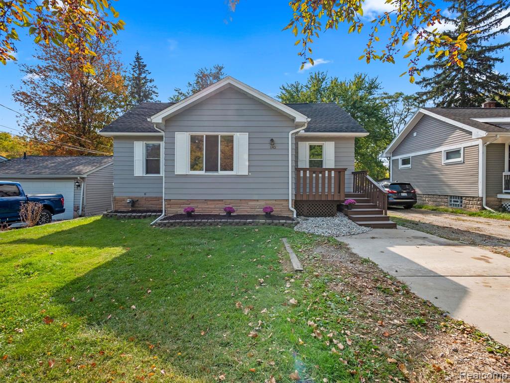 6401 Andersonville Road Waterford, MI 48329 - Photo 1 of 28