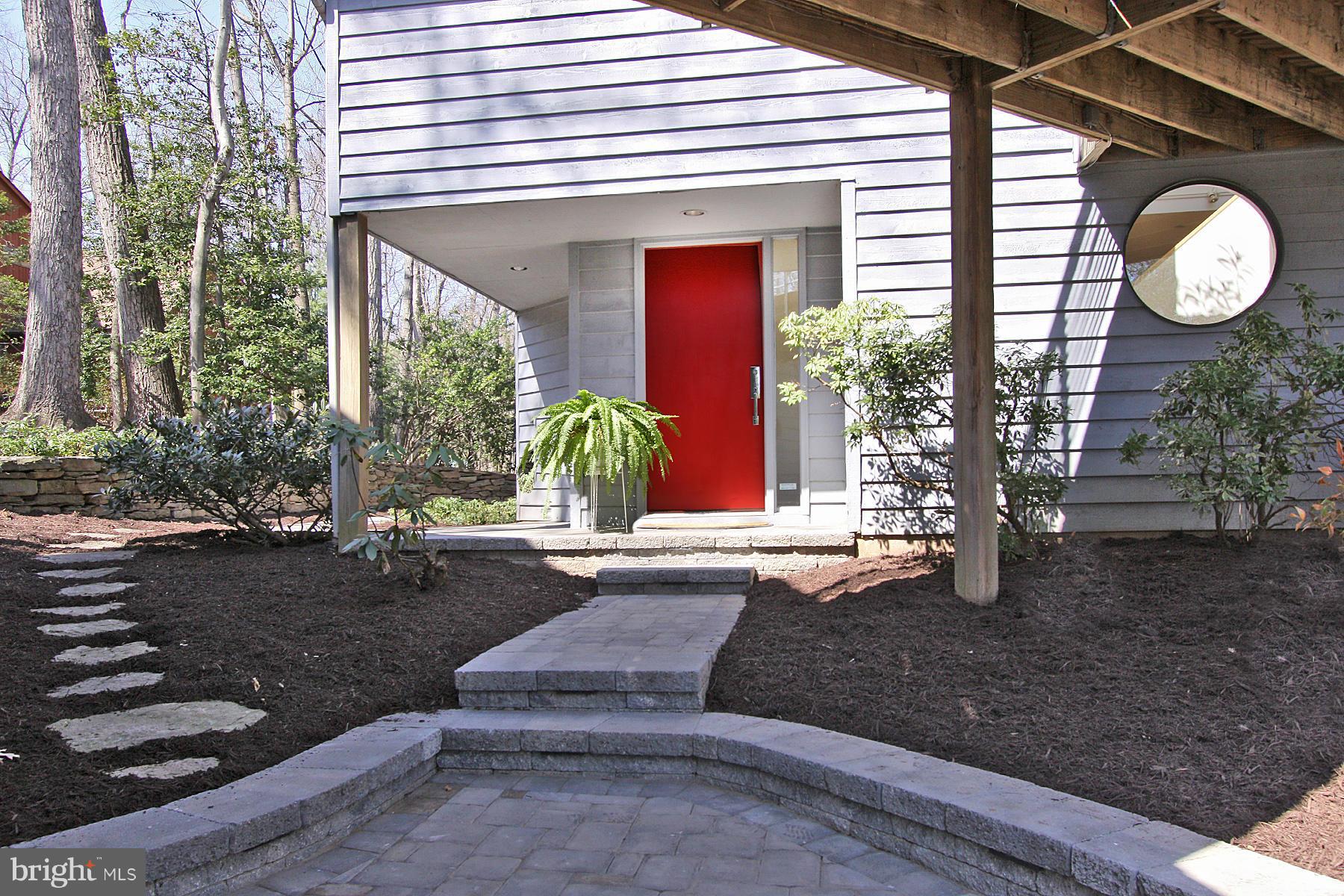 11596 Newport Cove Lane Reston, VA 20194 - Photo 2 of 30 Exterior (Front)