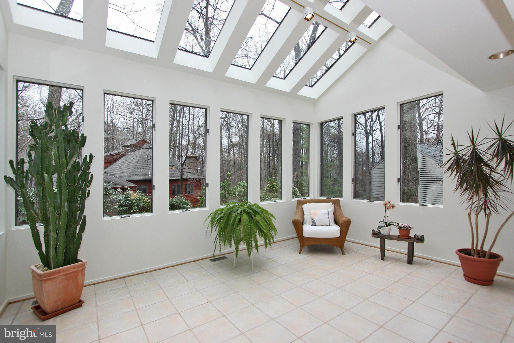 11596 Newport Cove Lane Reston, VA 20194 - Photo 16 of 30 Family Room
