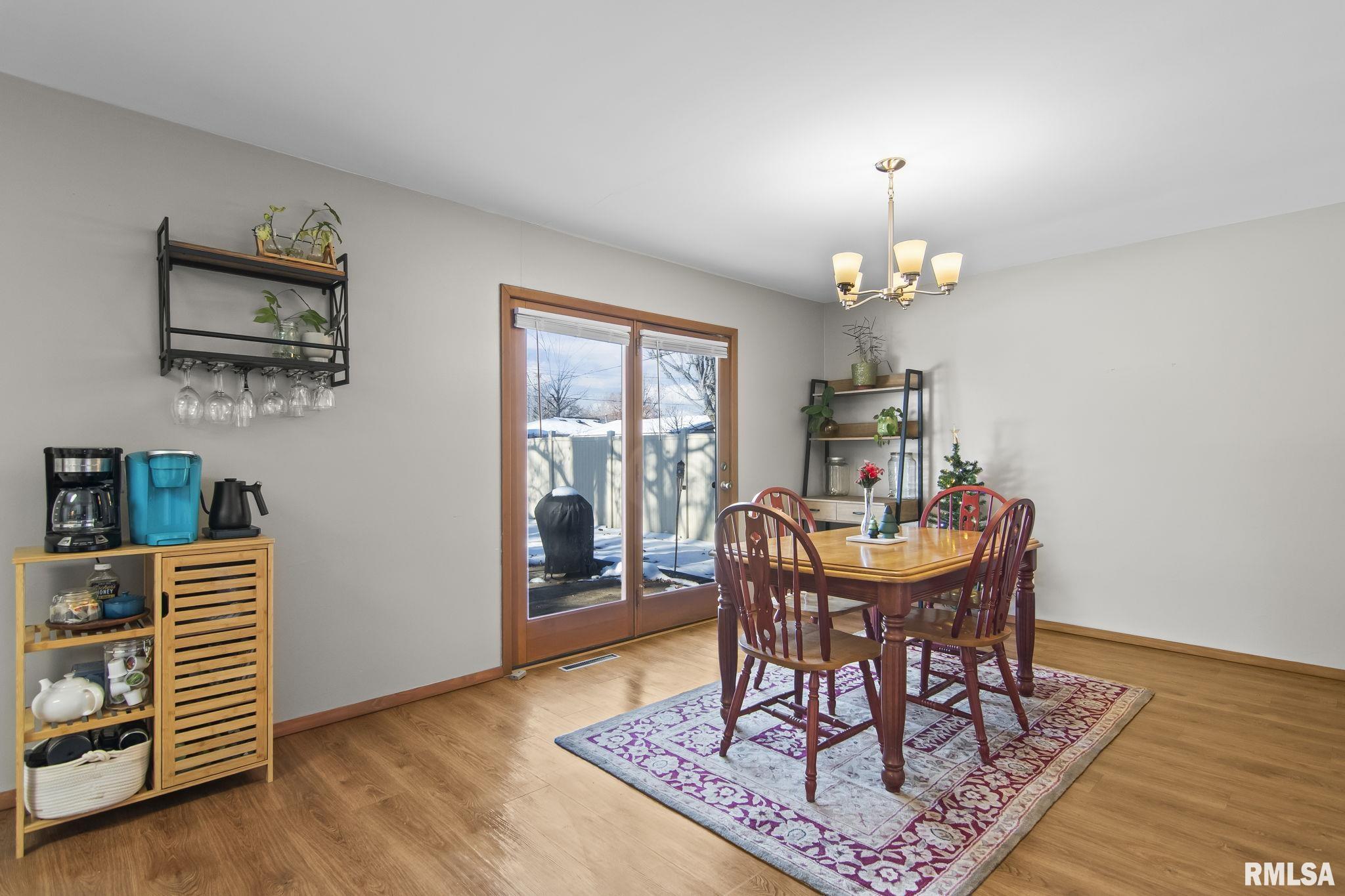 325 Cartwright Drive Springfield, IL 62704 - Photo 8 of 38