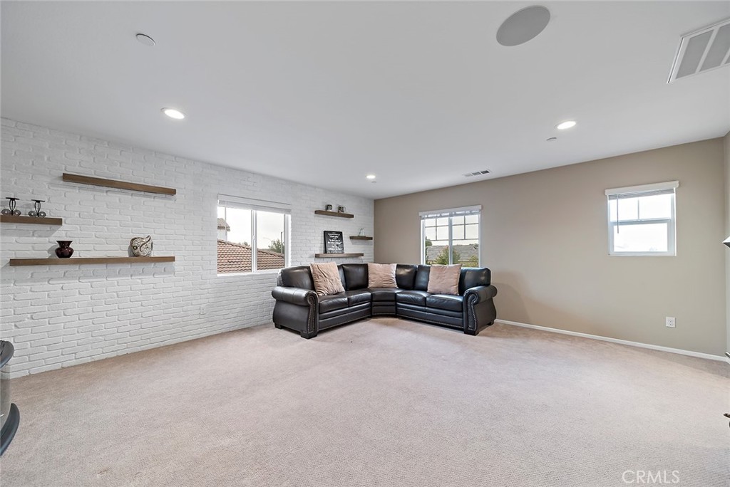 1189 Heritage Drive Calimesa, CA 92320 - Photo 20 of 36 a living room with furniture