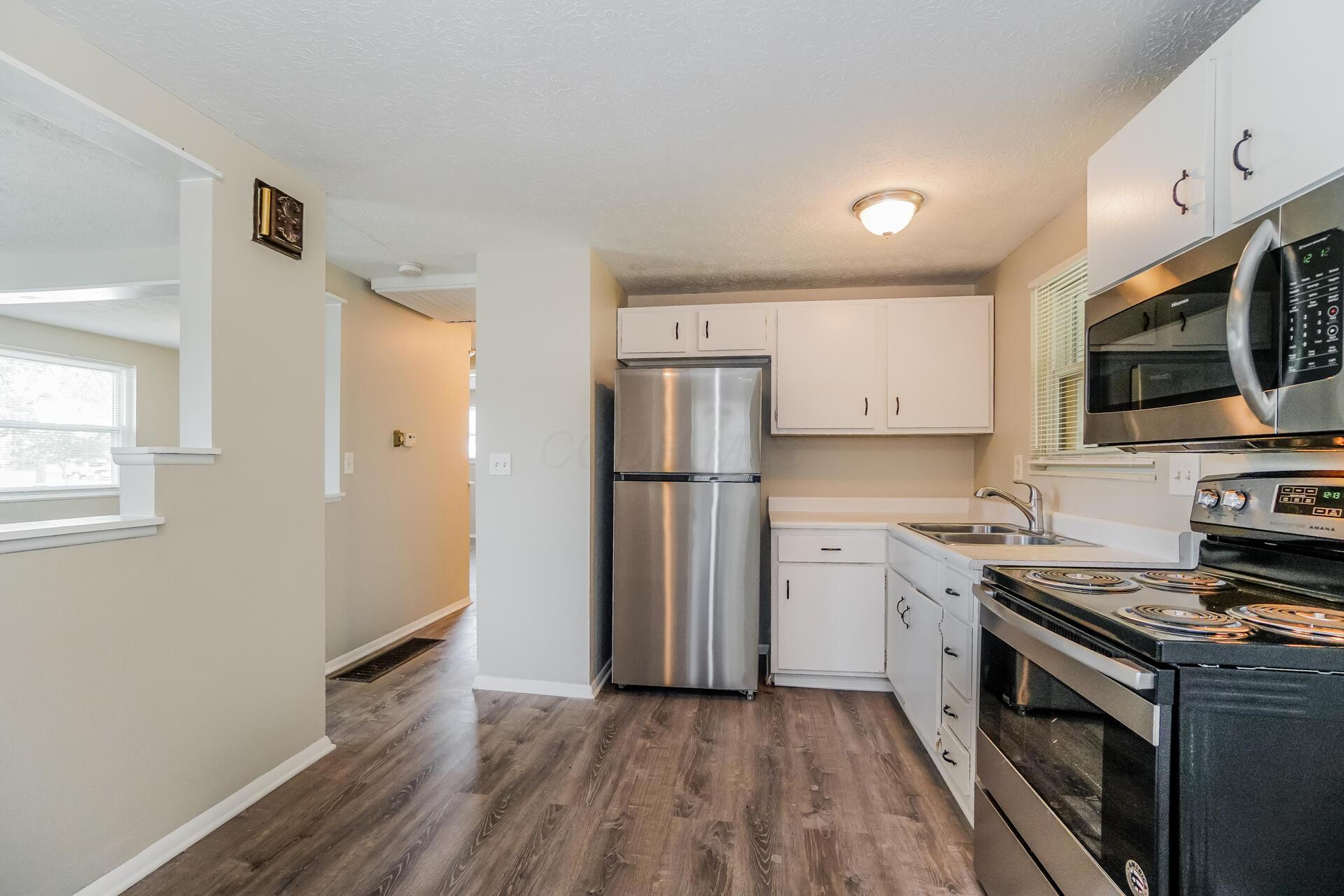 1657 Ripplebrook Road Columbus, OH 43223 - Photo 7 of 15 7 kitchen