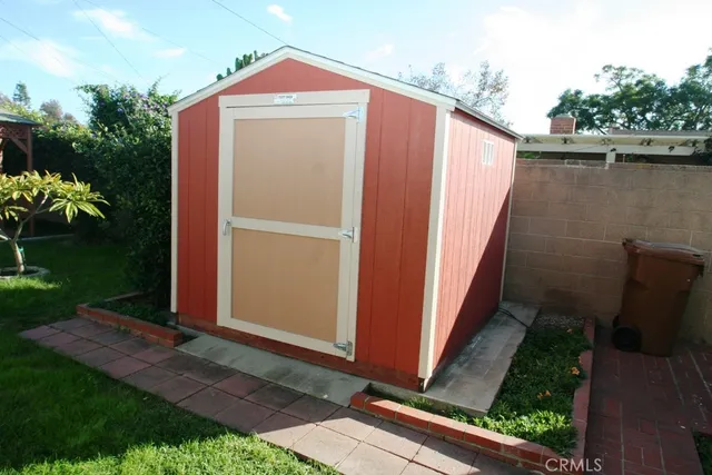 $1,100,000 | 726 South Bronwyn Drive, Anaheim, CA 92804