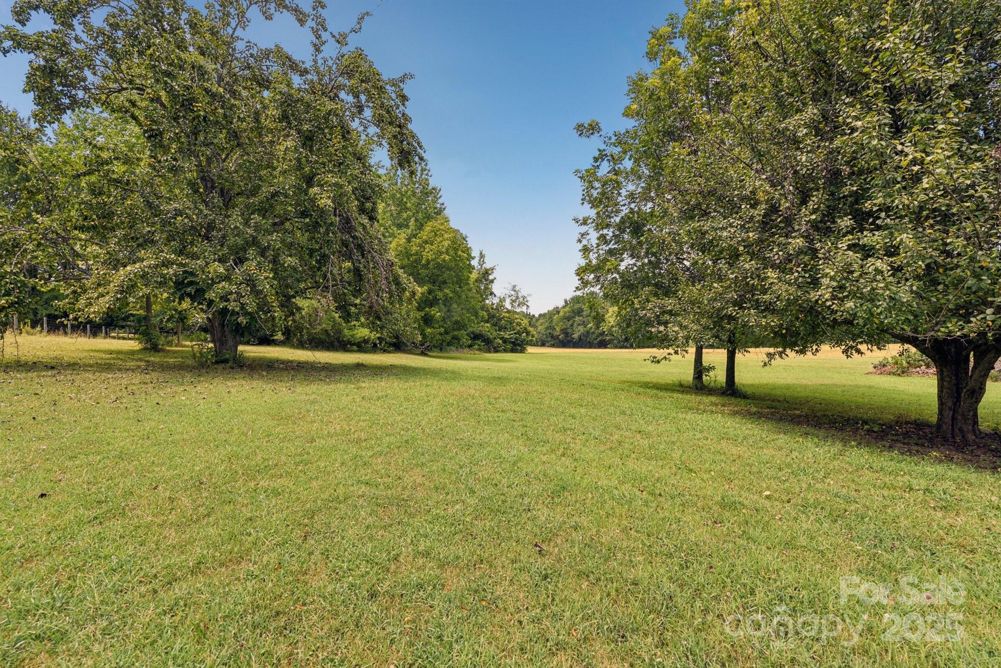 9454 Flowes Store Road Midland, NC 28107 - Photo 18 of 27 Gallery Image 18
