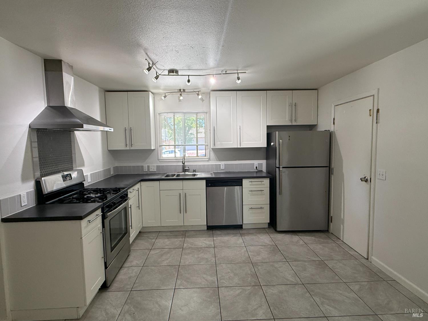 1558 West 3rd Street Santa Rosa, CA 95401 - Photo 18 of 27