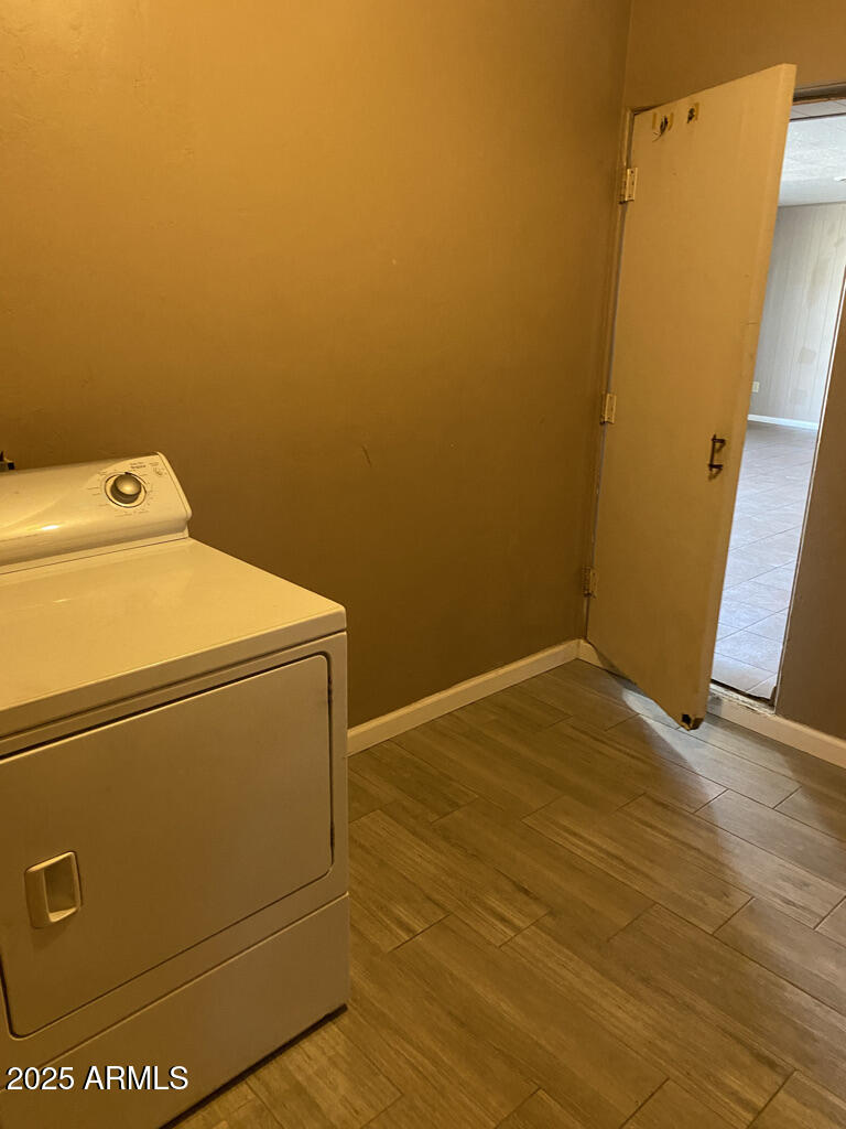 822 West Missouri Avenue Phoenix, AZ 85013 - Photo 27 of 35 a view of washer and dryer