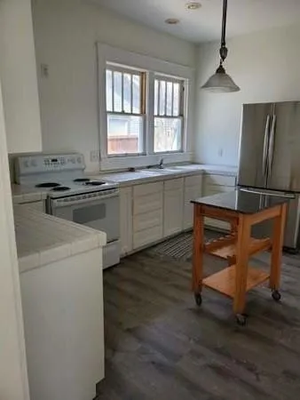 $2,000 | 921 West Oak Street, Denton, TX 76201