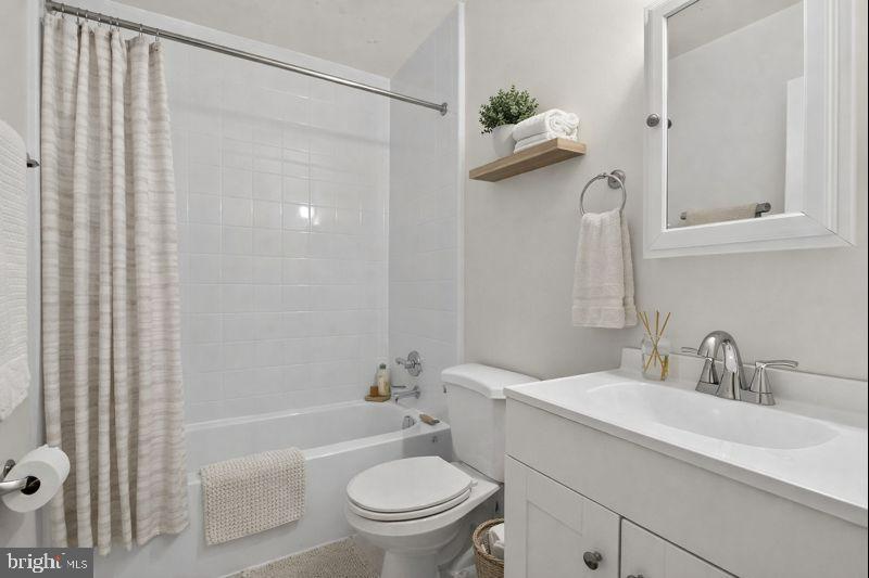 325 South Warminster Road Hatboro, PA 19040 - Photo 23 of 31 Hall bath virtually staged