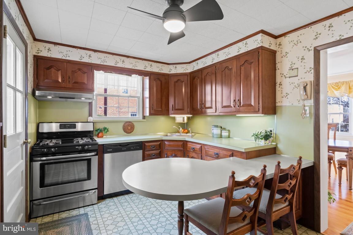 42 Schoolhouse Lane Broomall, PA 19008 - Photo 8 of 28 Gallery Image 8