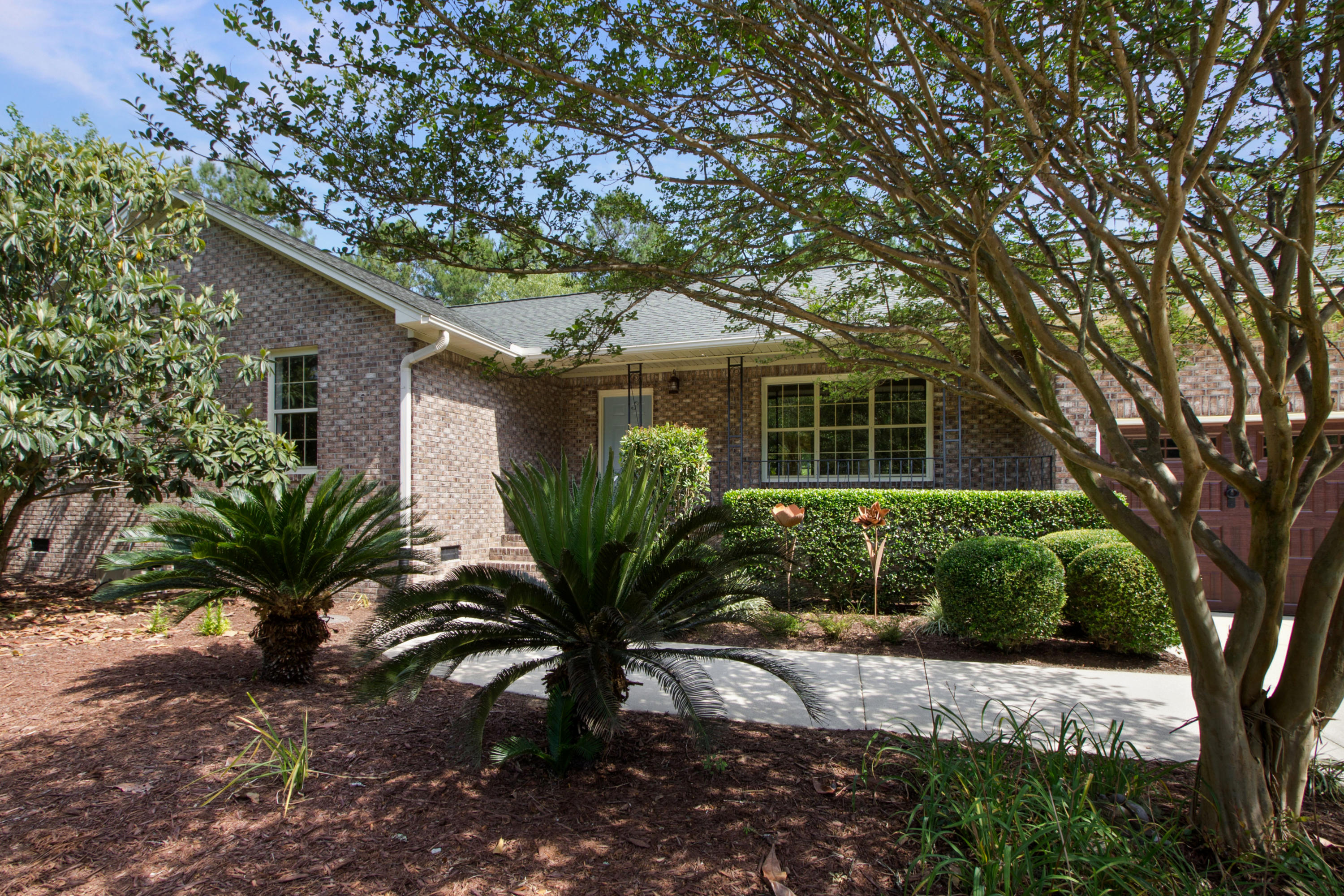 108 Virginia Avenue Ridgeville, SC 29472 - Photo 22 of 52 Mature landscaping
