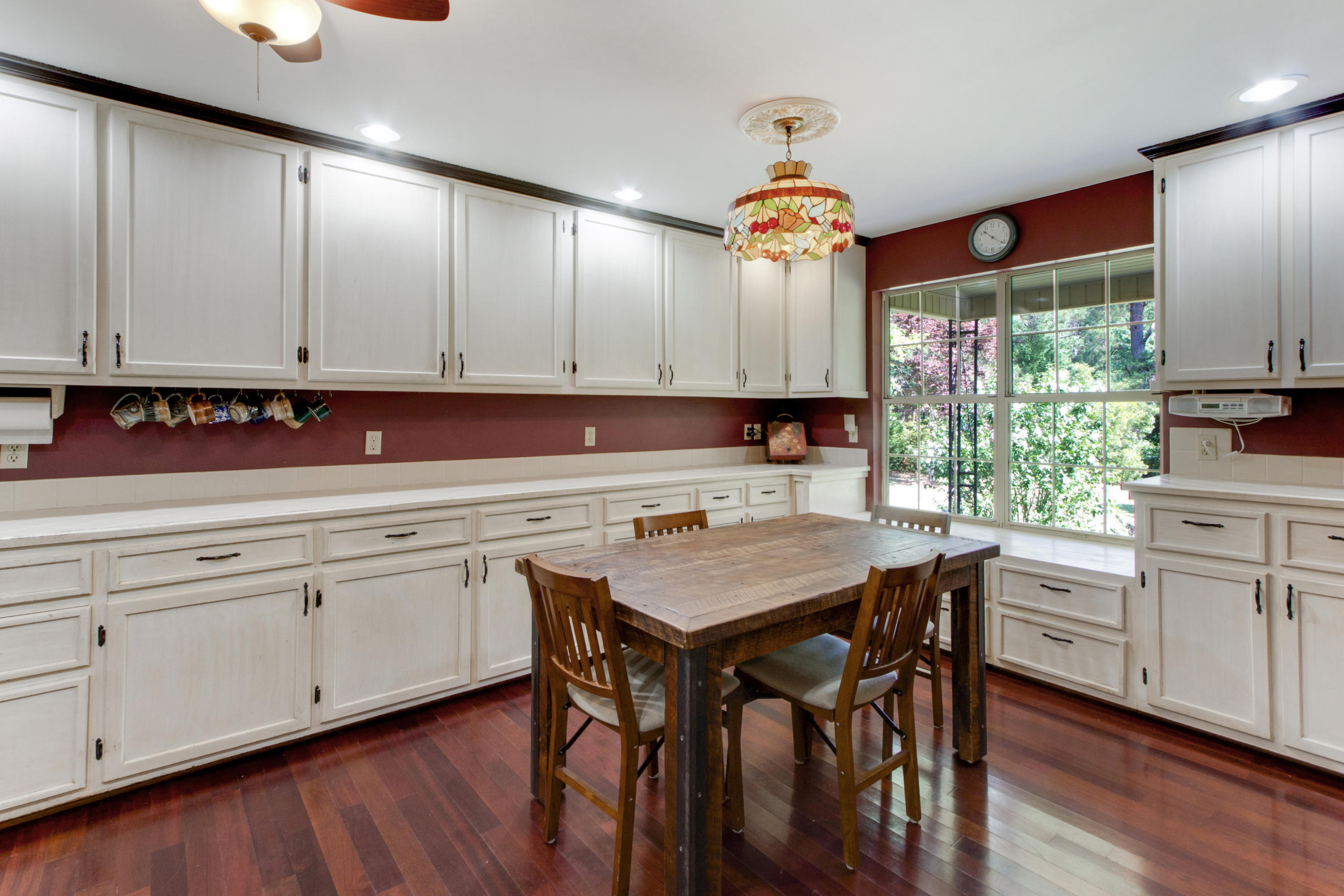 108 Virginia Avenue Ridgeville, SC 29472 - Photo 8 of 52 Great counter space!