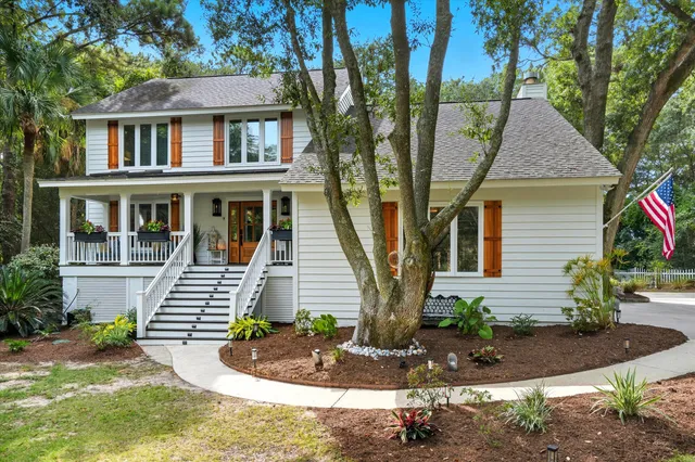 $2,445,000 | 23 Edgewater Alley, Isle of Palms, SC 29451