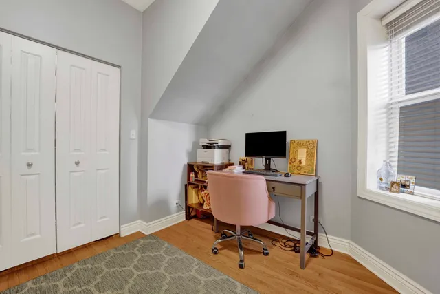 $2,600 | 3705 North Lakewood Avenue, Unit 1F, Chicago, IL 60613