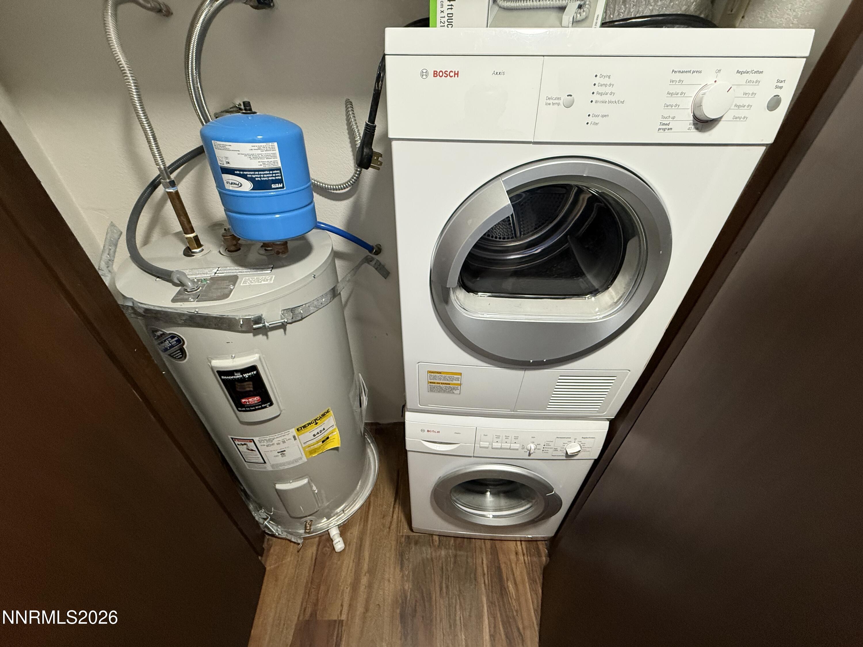 333 Ski Way, Unit 279 Incline Village, NV 89451 - Photo 36 of 43 a utility room with dryer and washer