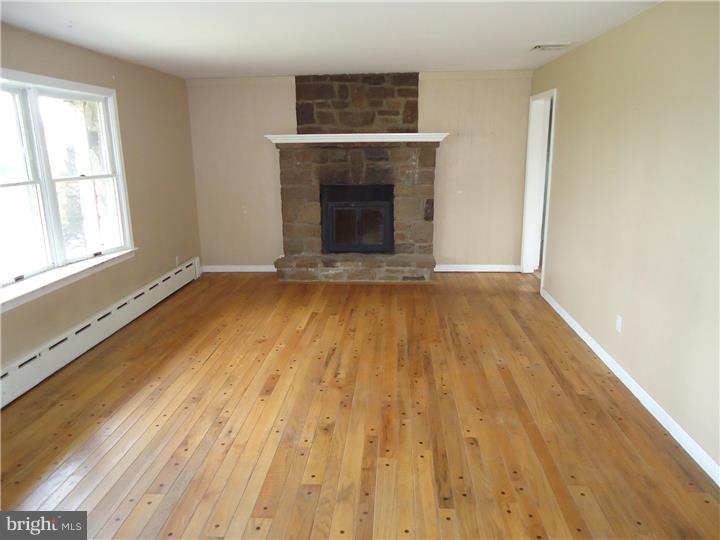 569 Deep Run Road Perkasie, PA 18944 - Photo 4 of 16 Gallery Image 4