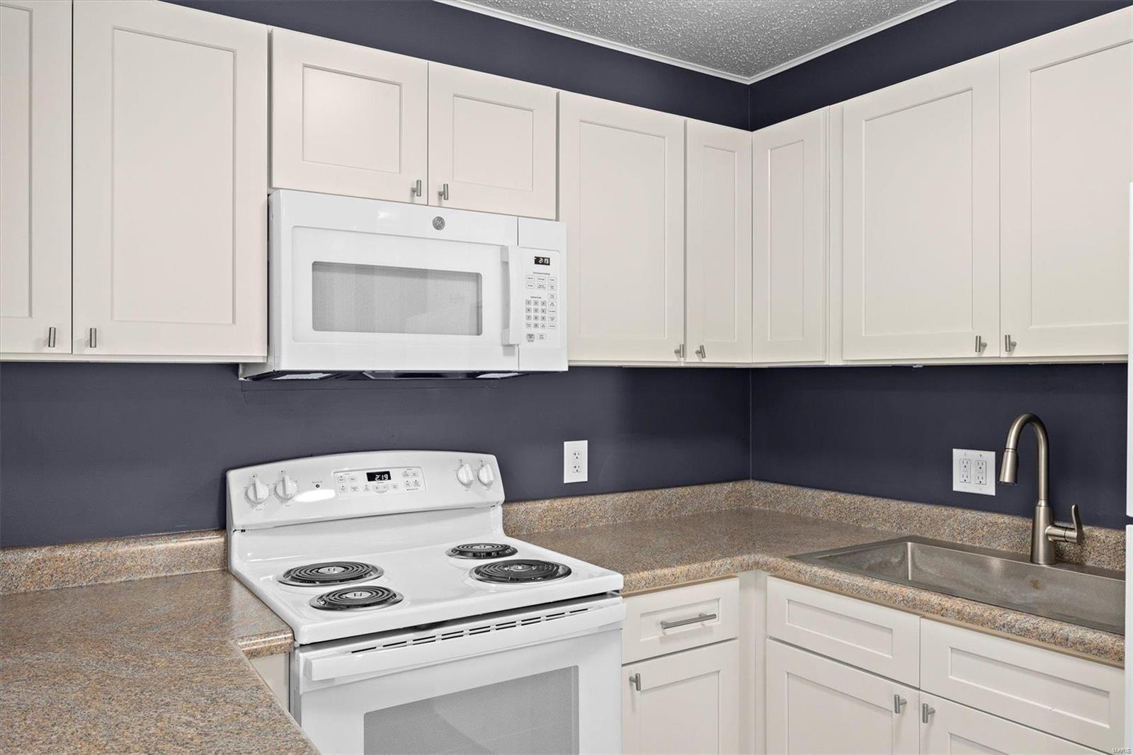 908 State Street Alton, IL 62002 - Photo 15 of 32