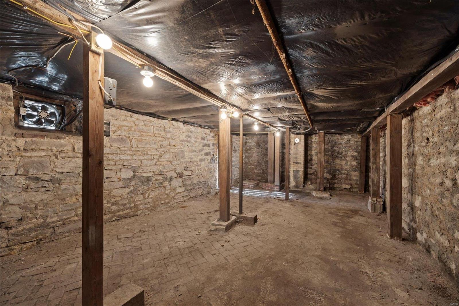 908 State Street Alton, IL 62002 - Photo 25 of 32