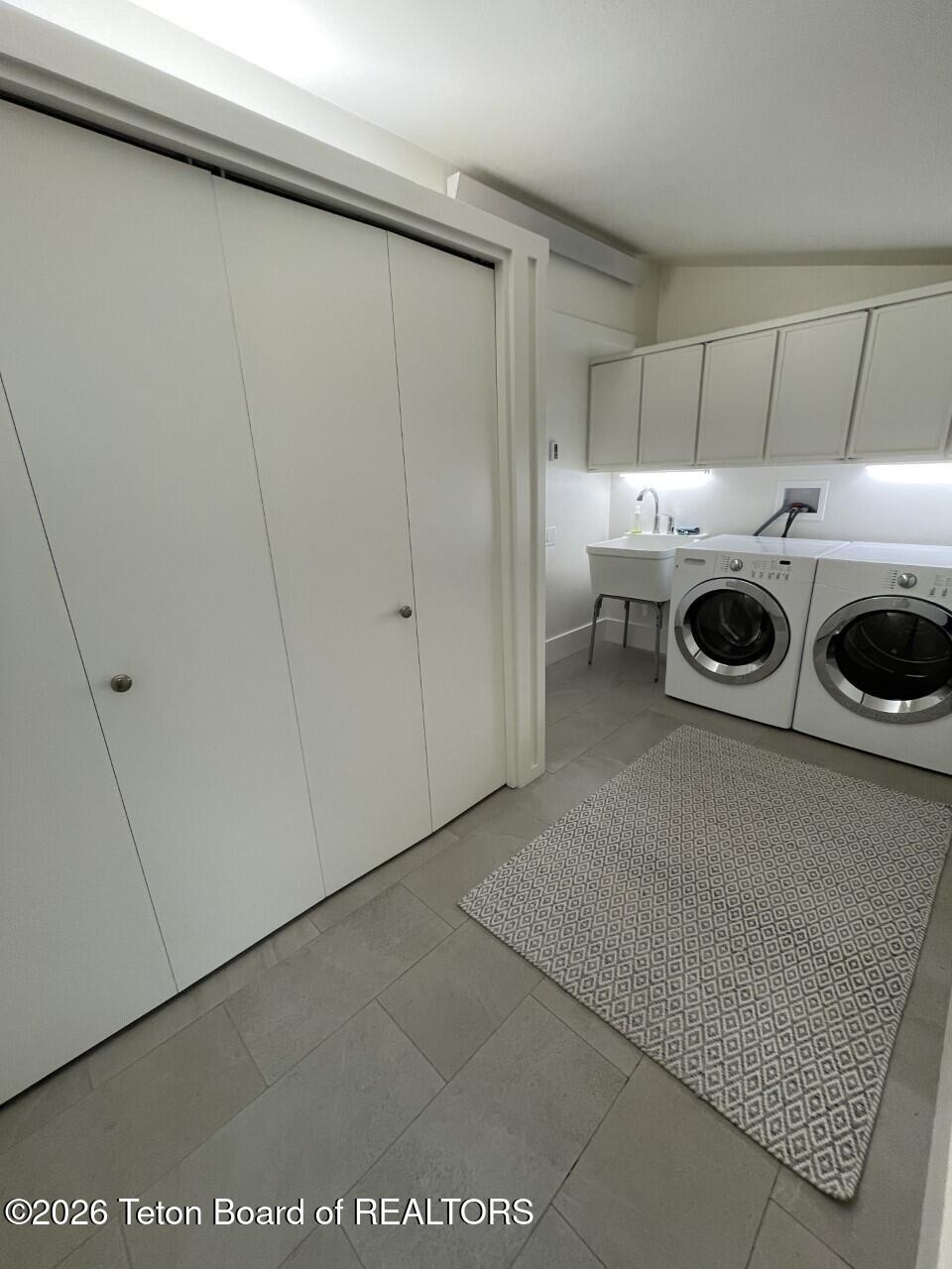 3650 North Meadow Road Jackson, WY 83001 - Photo 29 of 35 Laundry/mud room to garage