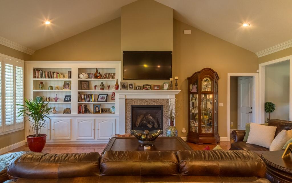 3003 Seminole Loop Crossville, TN 38572 - Photo 5 of 28 5-Built-Ins & Gas Log Fireplace