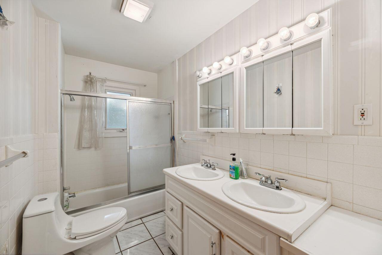 5563 West Spring Creek Road Three Oaks, MI 49128 - Photo 17 of 34 14_Interior