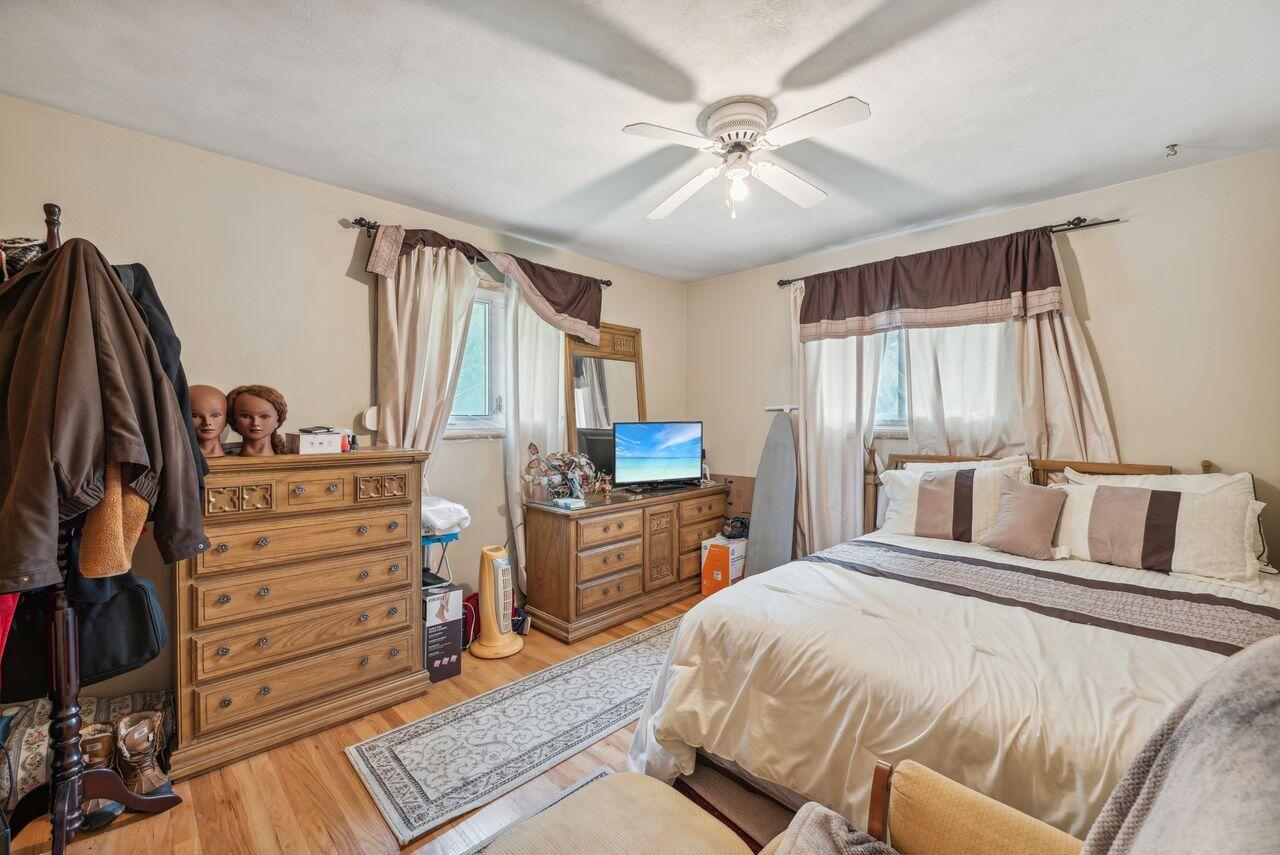 5563 West Spring Creek Road Three Oaks, MI 49128 - Photo 18 of 34 15_Interior