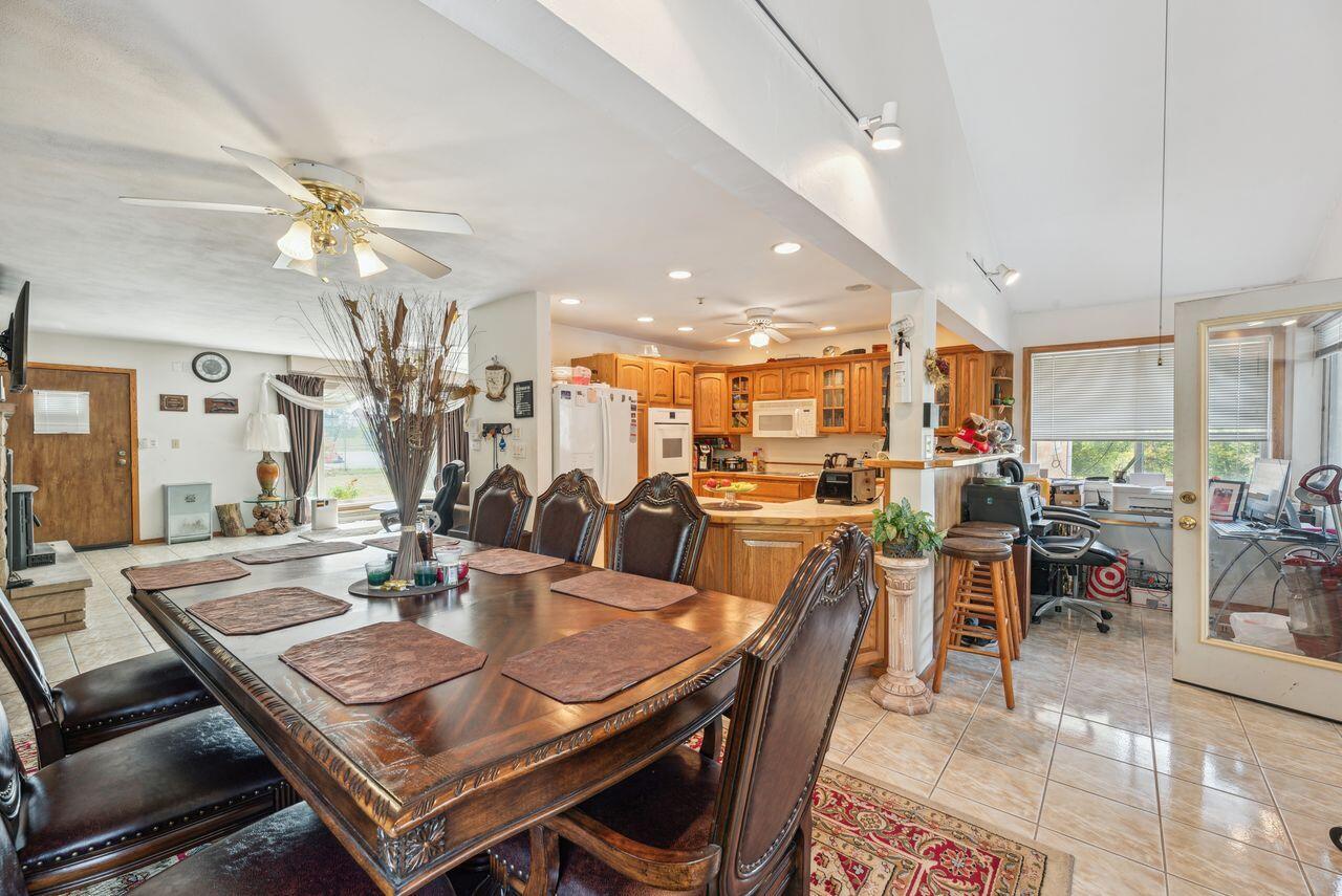 5563 West Spring Creek Road Three Oaks, MI 49128 - Photo 8 of 34 11_Interior