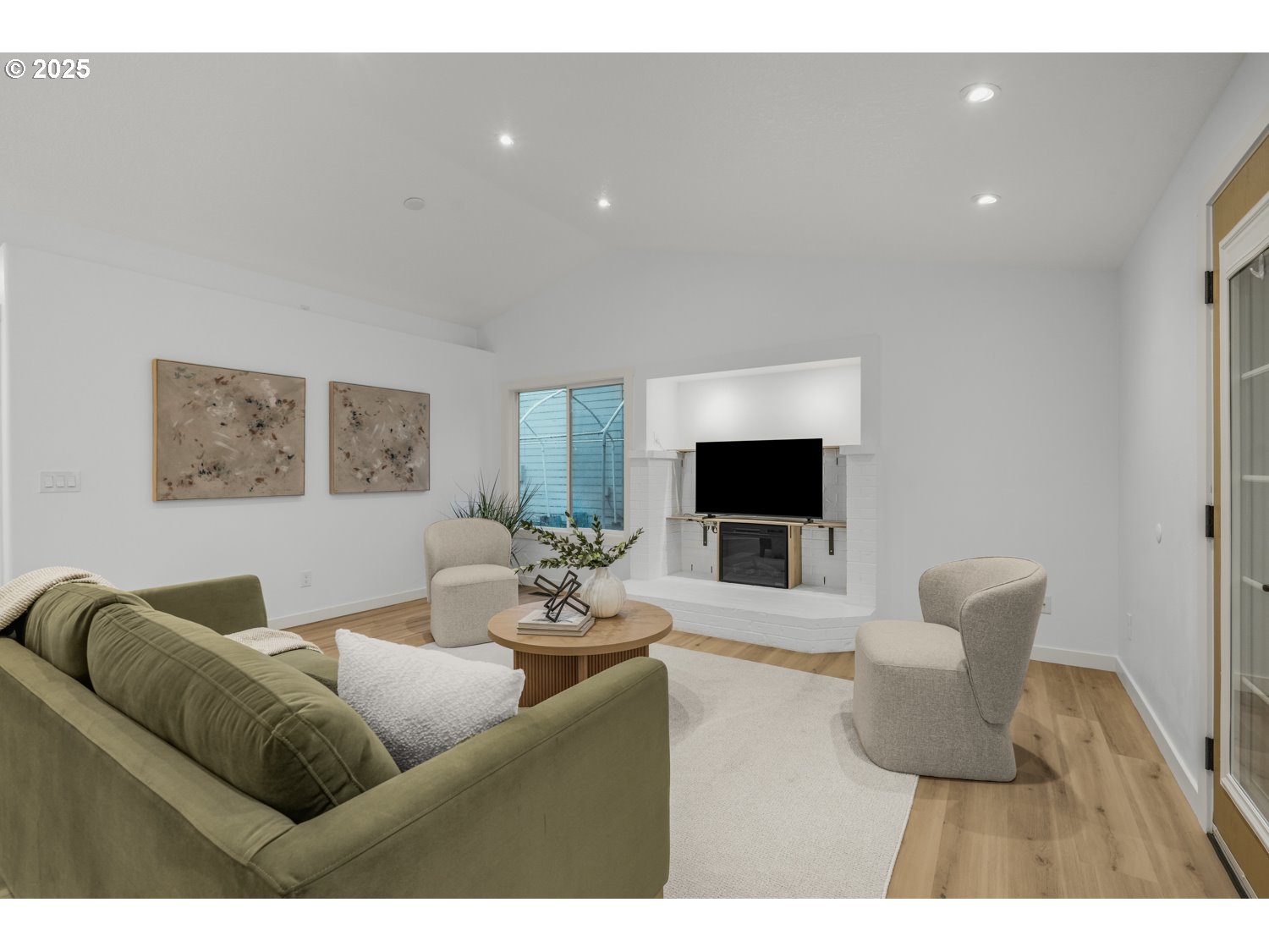 257 Southwest Nancy Circle Gresham, OR 97030 - Photo 13 of 31