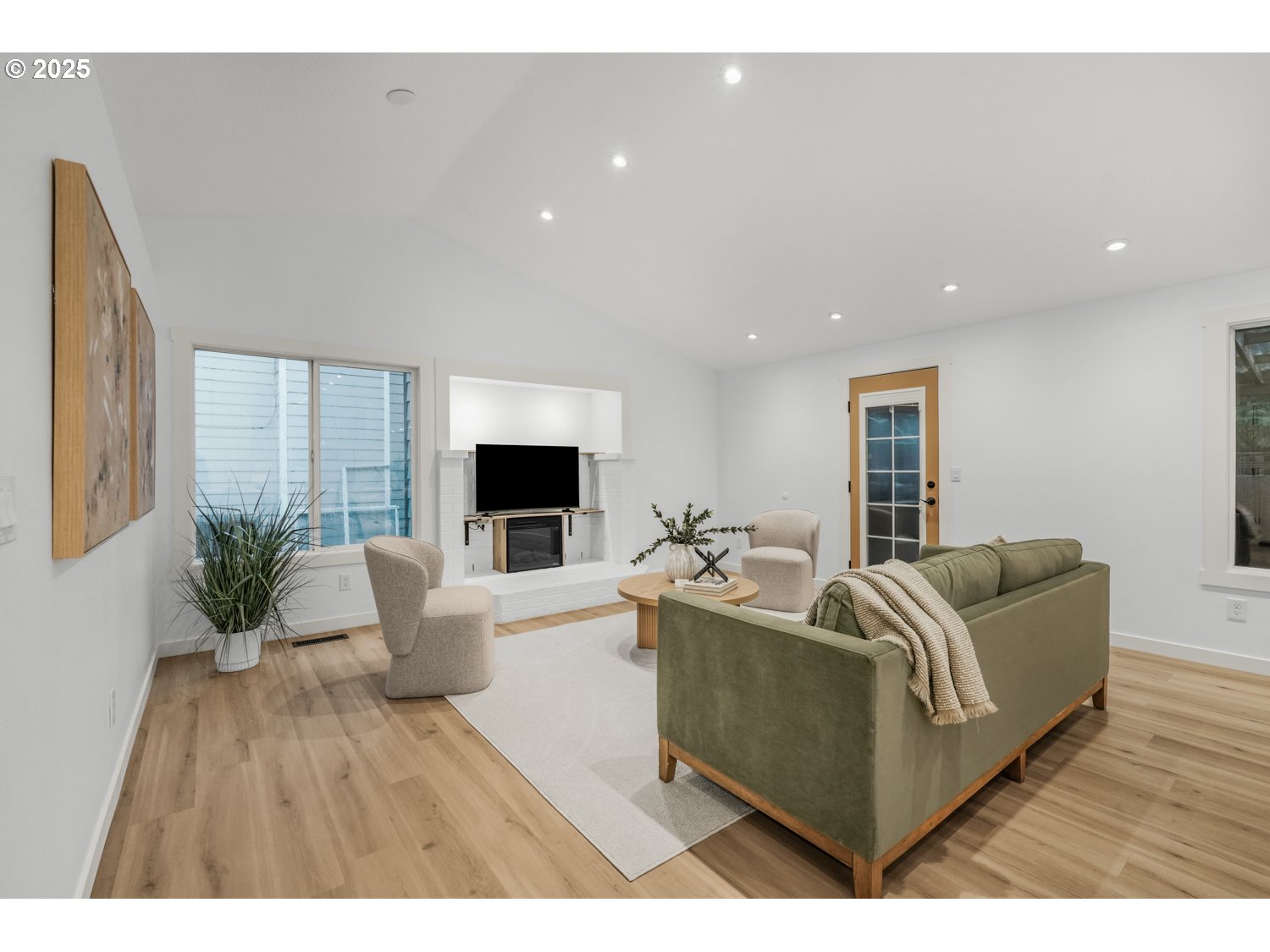 257 Southwest Nancy Circle Gresham, OR 97030 - Photo 15 of 31