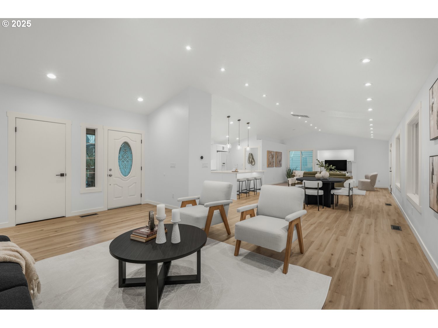 257 Southwest Nancy Circle Gresham, OR 97030 - Photo 2 of 31