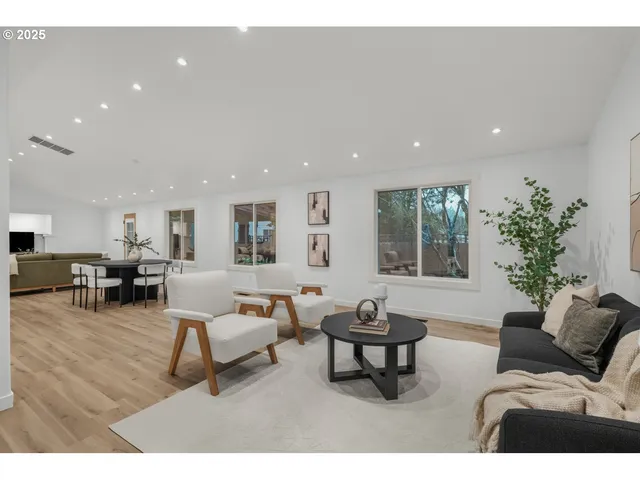 $570,000 | 257 Southwest Nancy Circle, Gresham, OR 97030