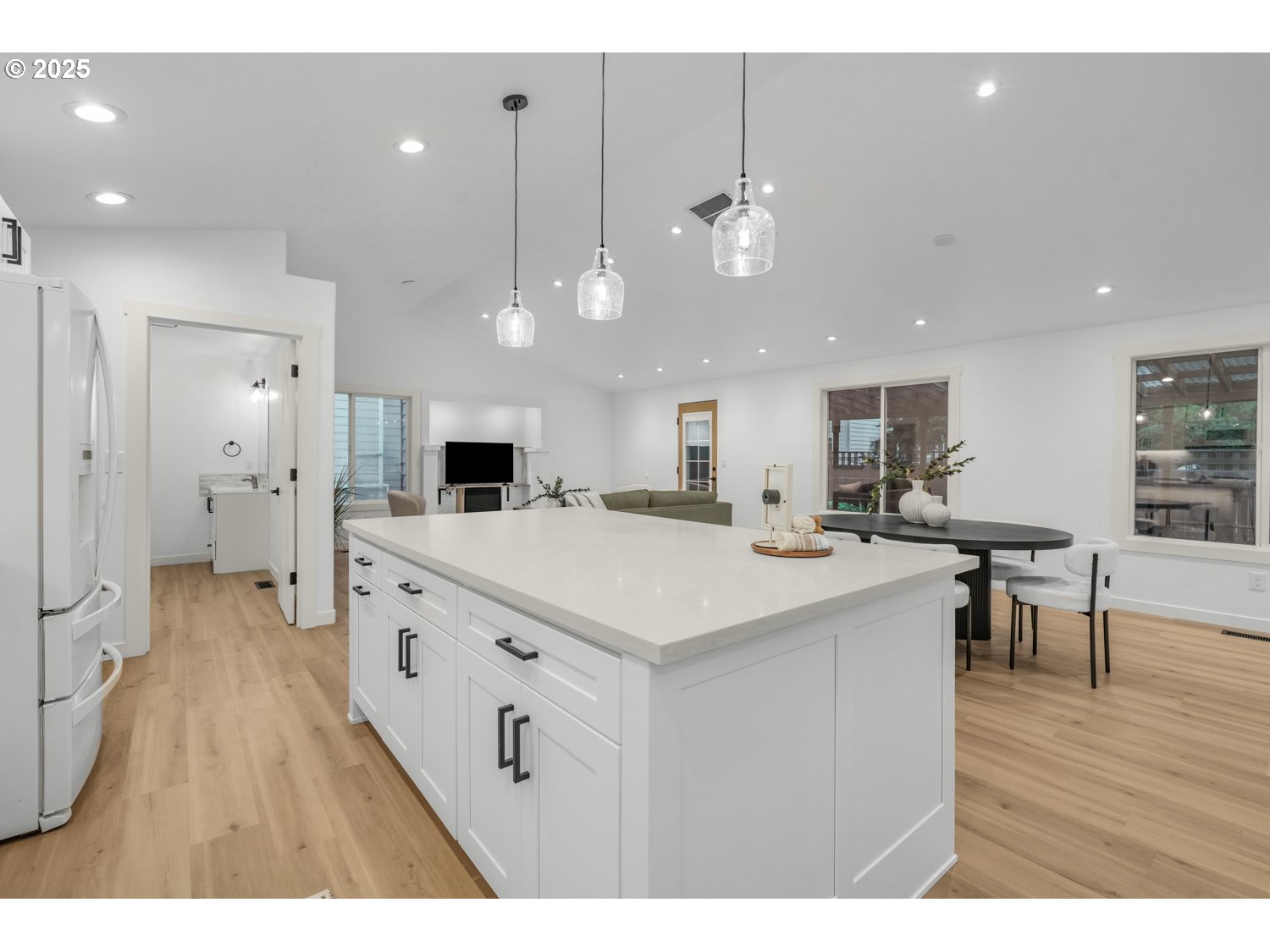 257 Southwest Nancy Circle Gresham, OR 97030 - Photo 9 of 31